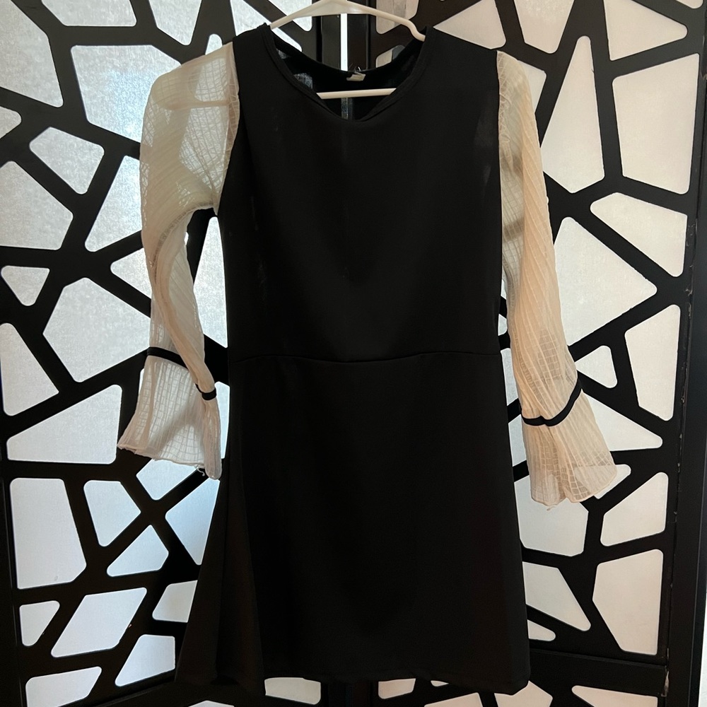 Mini summer dress with sheer details size S